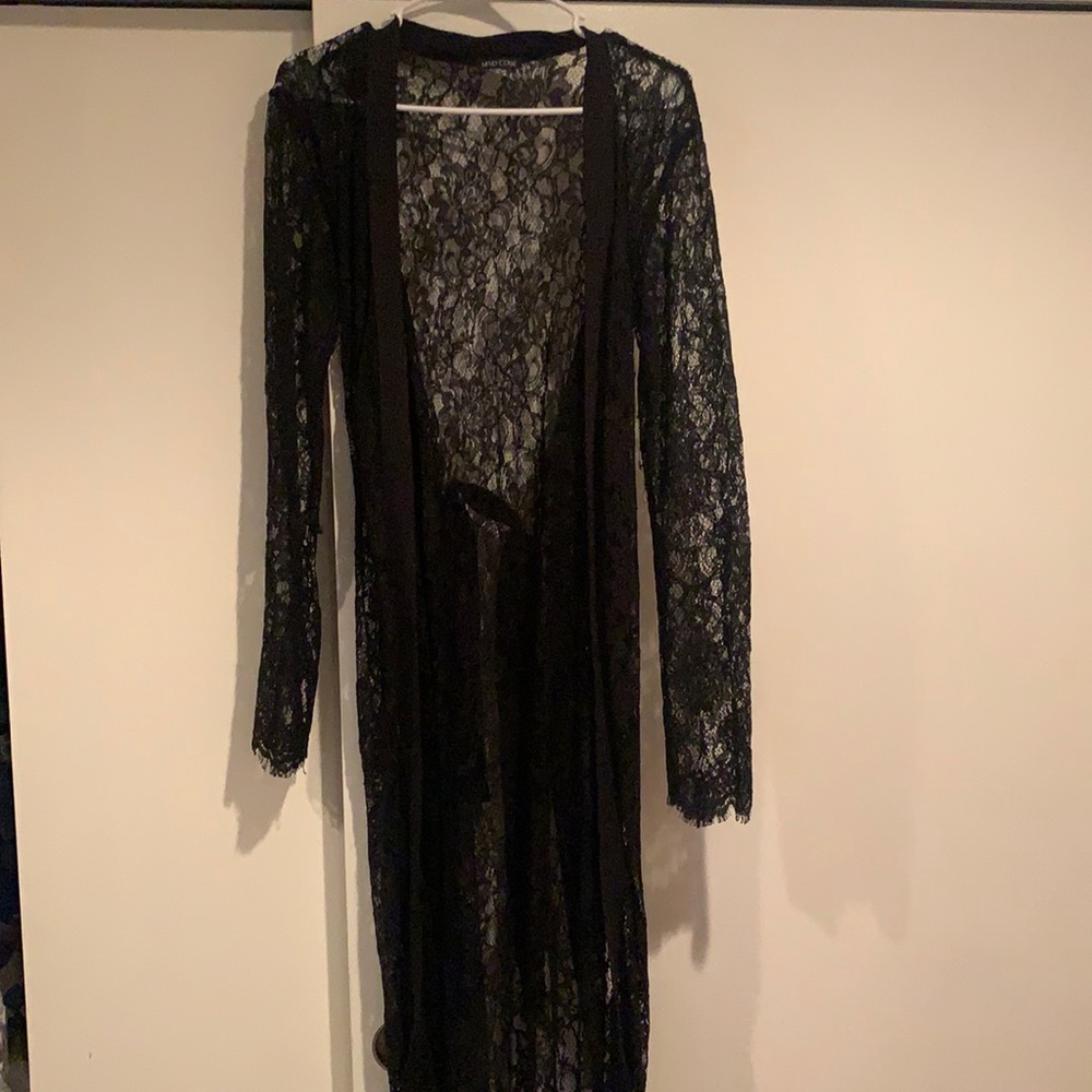 Women’s lace wear